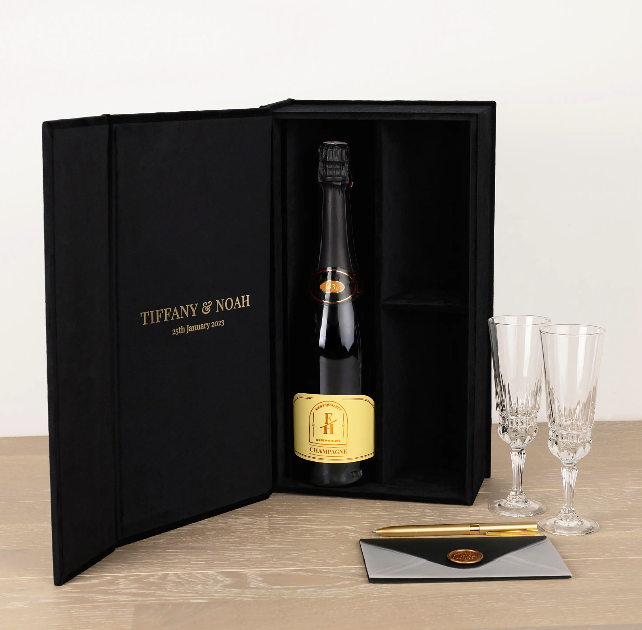 VELVET WINE BOX FOR 1 BOTTLE & 2 GLASSES