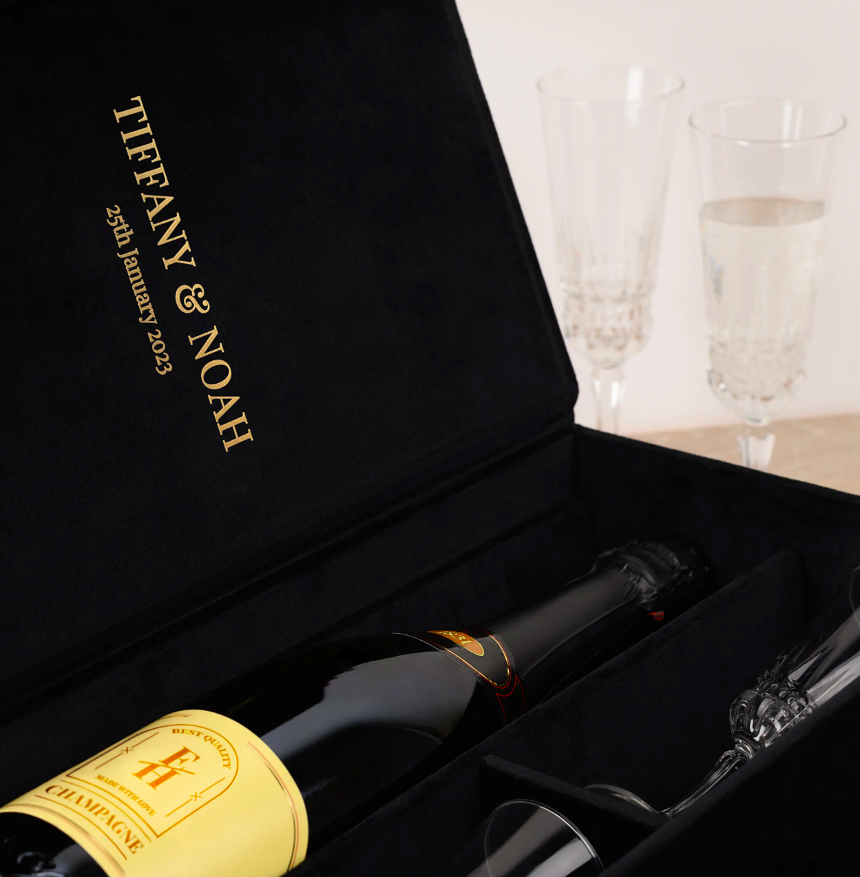 VELVET WINE BOX FOR 1 BOTTLE & 2 GLASSES